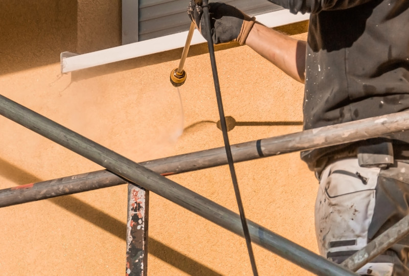 Nettoyage entretien demoussage facades frejus